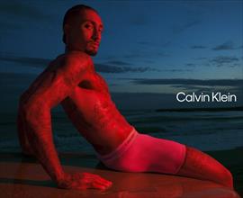 Celebra la reapertura de la tienda Calvin Klein en Multiplaza Mall