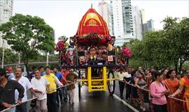 MiBus realizar desvos por el desfile Brilla La Navidad