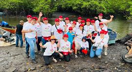 Coca Cola Femsa y su voluntariado se suman a la jornada de limpieza de playa