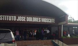 Docentes continan con el paro indefinido en el Instituto Jos Dolores Moscote