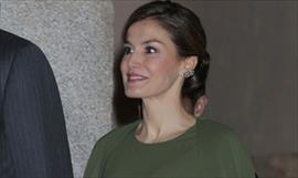 Doa Letizia deslumbra con su outfit durante acto de celebracin