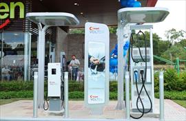 AES Panamá inaugura tres estaciones de carga para vehículos eléctricos