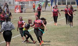 Fuera de las canchas de Flag football Yomatsy Hazlewood