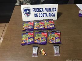 Polica entrega volantes en frontera Panam con Costa Rica