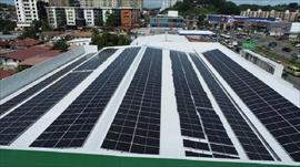 Panasonic, Tesla y SolarCity abren planta de paneles solares