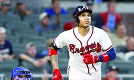 Johan Camargo sufre una lesin en su rodilla derecha