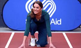 Angelina Jolie con su look de Realeza a lo Kate Middleton