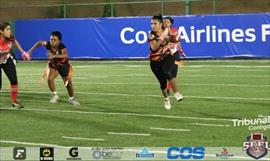 Fuera de las canchas de Flag football Yomatsy Hazlewood