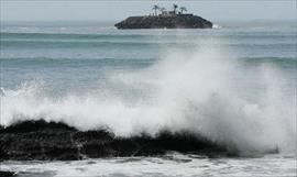 Video: Mira a este surfista que se monta a una ola de 30 mts!!