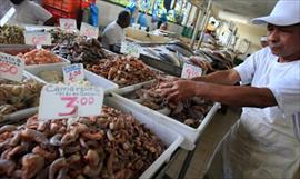 Mucho movimiento en el Mercado de Mariscos