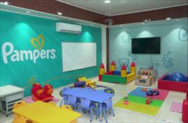 Pampers entreg 10 mil paales para bebs en el Hospital Infantil