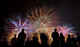 Confeccionan fuegos artificiales sin ruido para cuidar a los animales