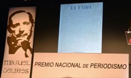 Entregan el Premio Nacional de Periodismo