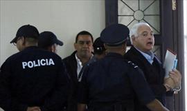 Alfredo Juncá se dirige ante los medios de comunicación tras su juramentación