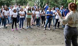 Voluntarios de Samsung apoyando los III Juegos Latinoamericanos de Olimpiadas Especiales