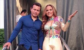 Samy y Sandra Sandoval lo vuelven a hacer con su Nuevo Video de Carnavales