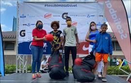 Más de 700 niños beneficiados con balones rojos indestructibles