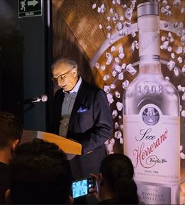 Varela Hermanos patrocinador oficial del equipo mayor de b�isbol de Herrera