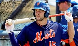 Tim Tebow contect HR en primer lanzamiento