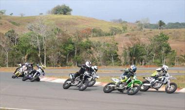 /deportes/pilotos-se-preparan-para-el-moto-velocidad-power-92-1-fm-/86726.html