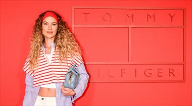 /spotfashion/la-familia-tommy-hilfiger-latinoamericana-brillo-con-looks-en-el-desfile-de-la-semana-de-la-moda-de-new-york/104621.html